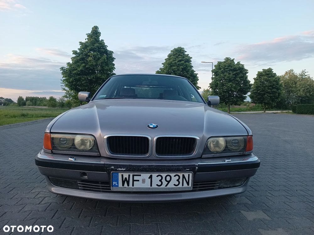 BMW Seria 7 740i V8 - 18
