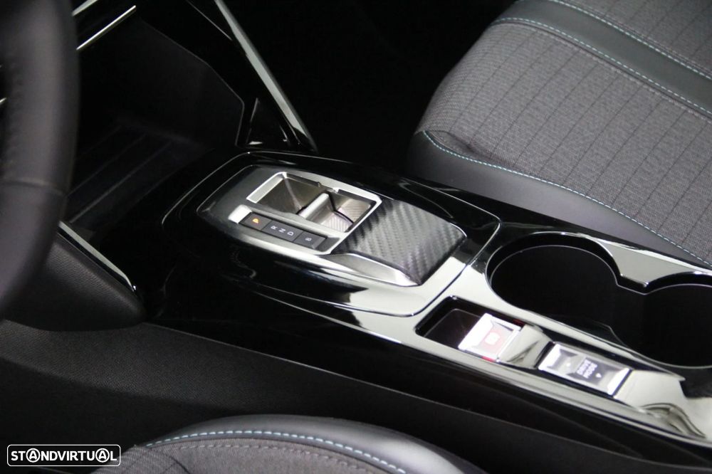 Peugeot e-2008 - 7