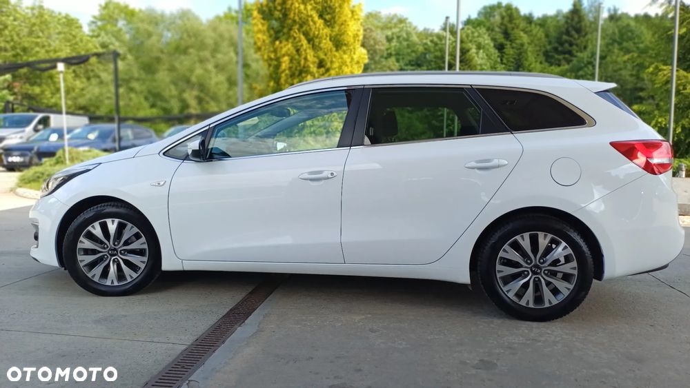 Kia Ceed 1.6 CRDi 136 ISG Platinum Edition - 11