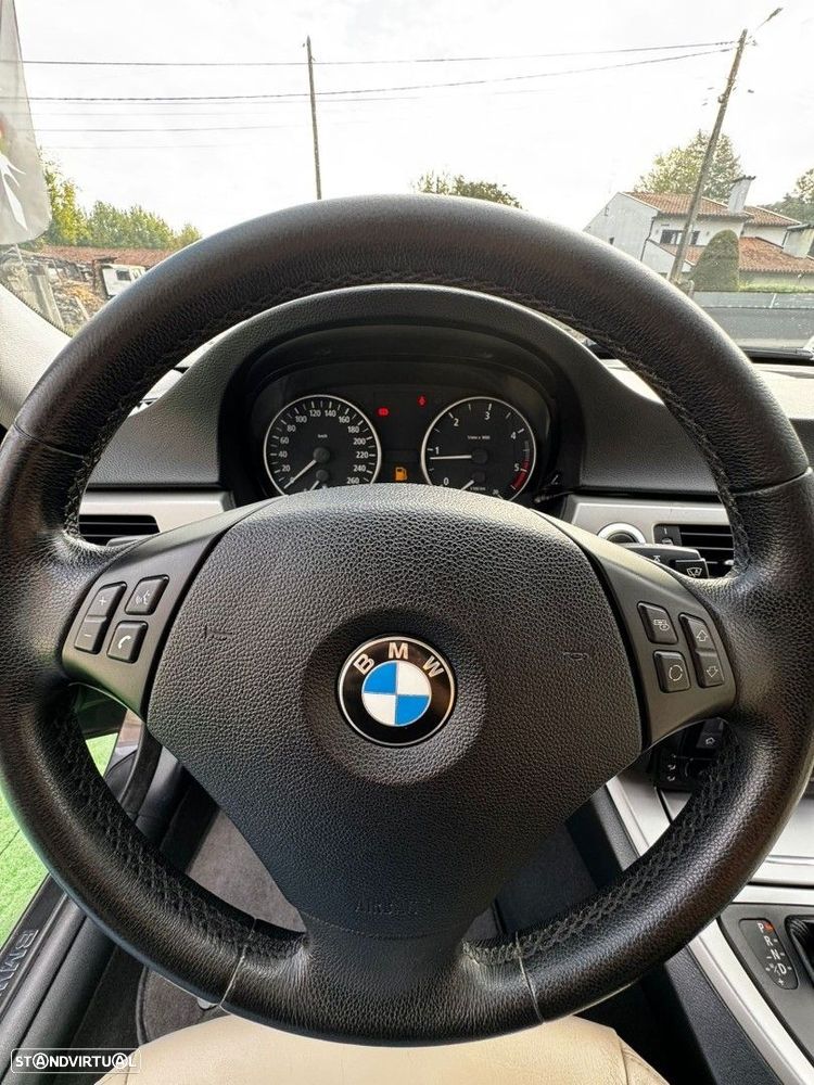 BMW 320 dA Exclusive - 12