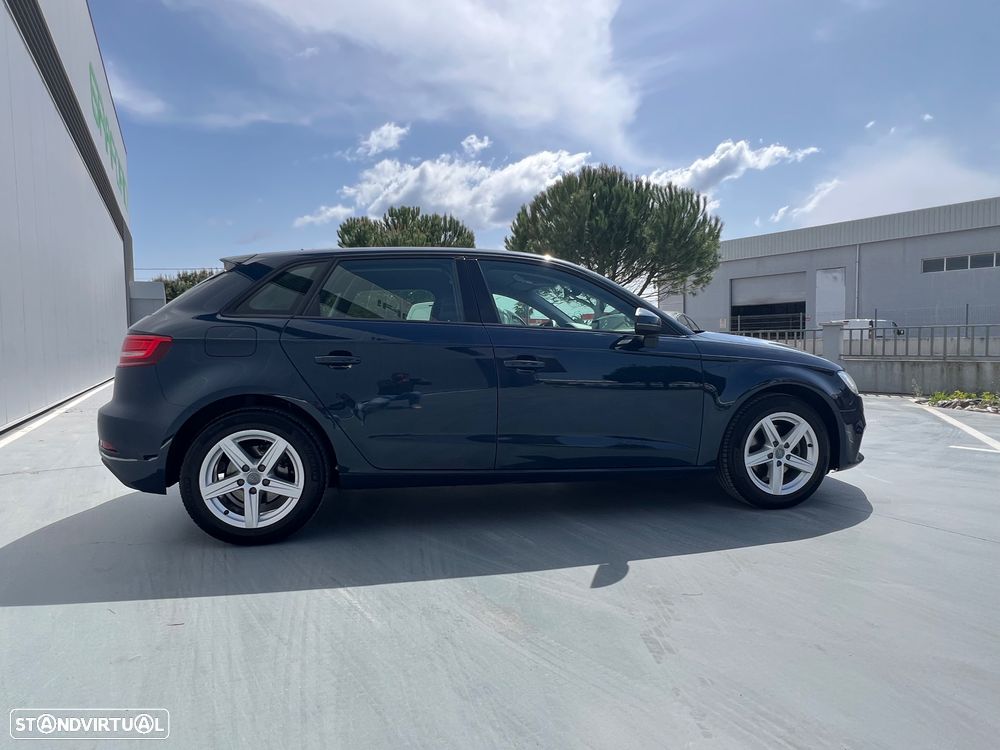 Audi A3 Sportback 30 TFSI Sport - 4