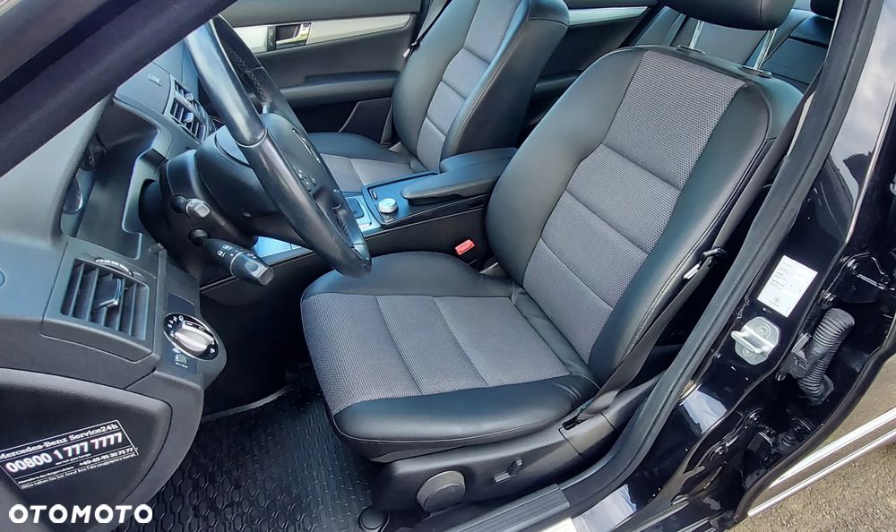 Mercedes-Benz Klasa C 200 CGI Automatik BlueEFFICIENCY Avantgarde - 25