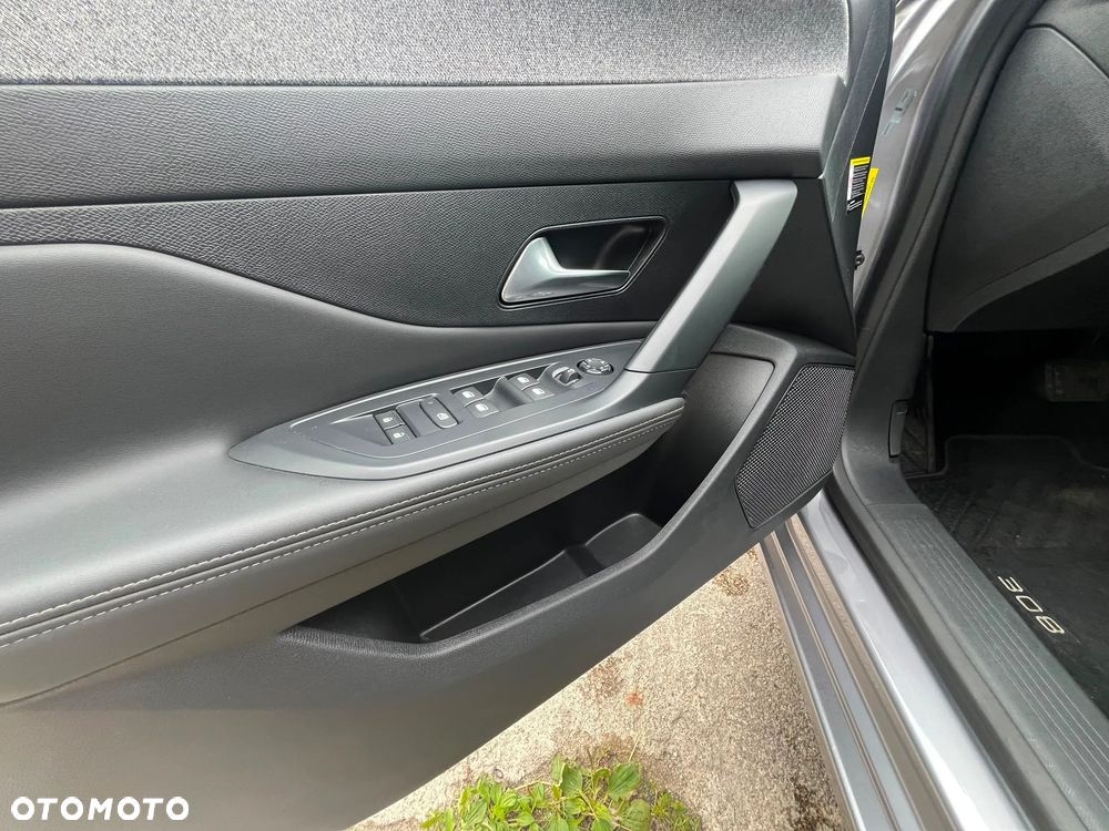 Peugeot 308 PureTech 130 EAT8 Allure - 14