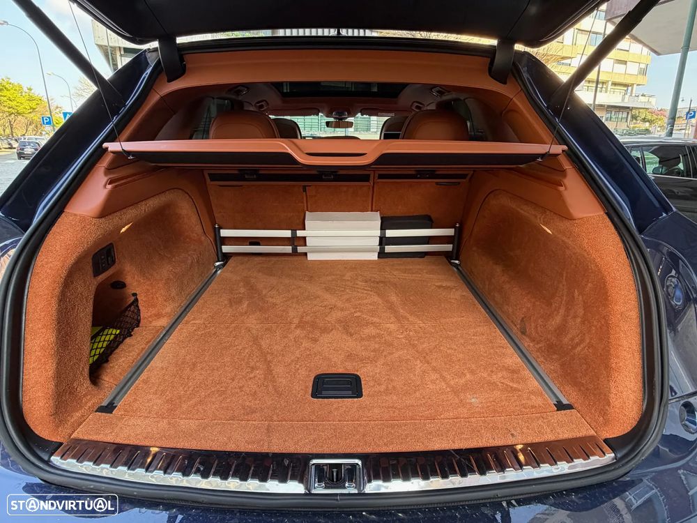 Bentley Bentayga V8 - 19