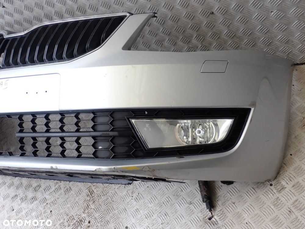 SKODA OCTAVIA III SEDAN KOD LAKIERU LA7W - ZDERZAK PRZÓD +MASKA +BŁOTNIK LEWY / PRAWY -  DRZWI LEWY /PRAWY PRZÓD /TYŁ - ZDERZAK TYŁ - 4