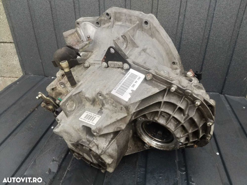 Cutie viteze renault master 2.2dci cod 8200017300 - 2