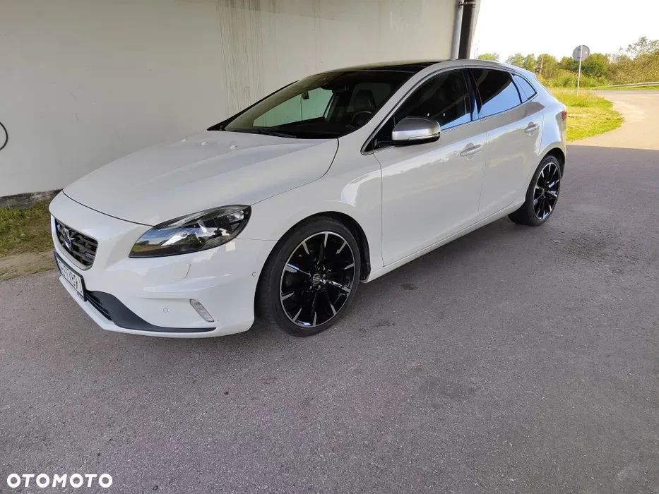 Volvo V40 D2 R-Design Summum - 1