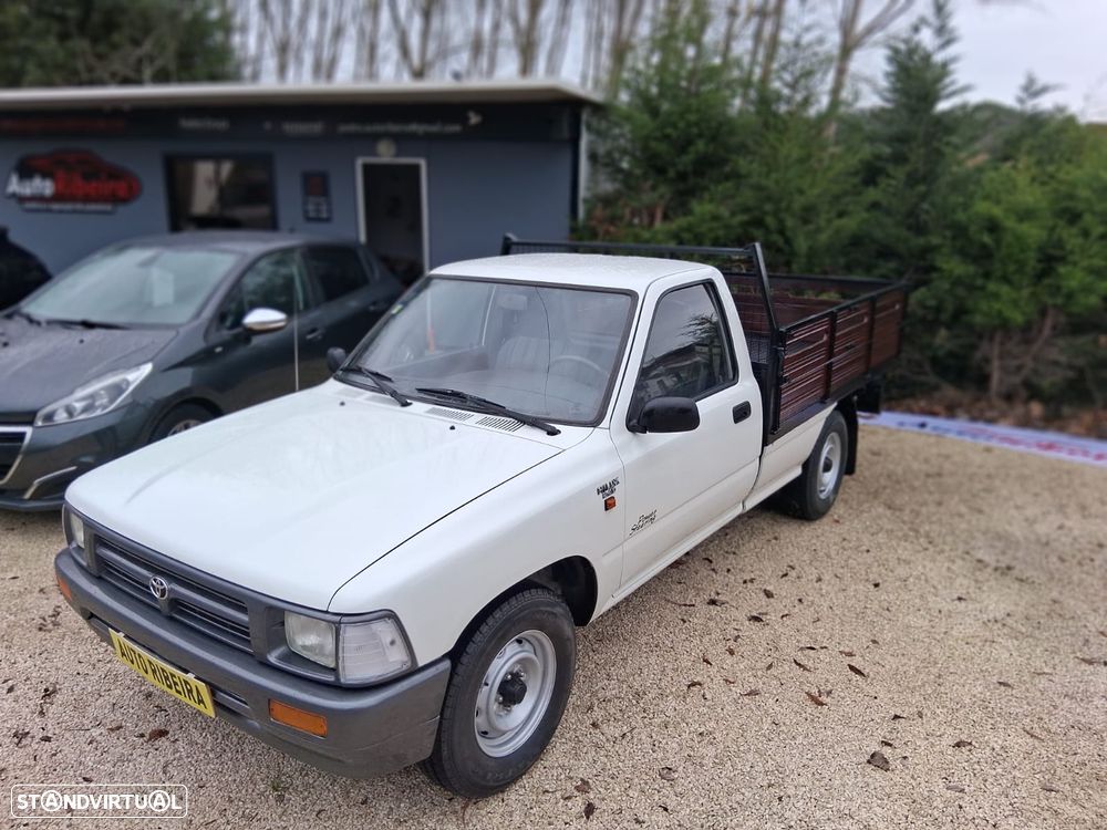 Toyota Hilux - 2