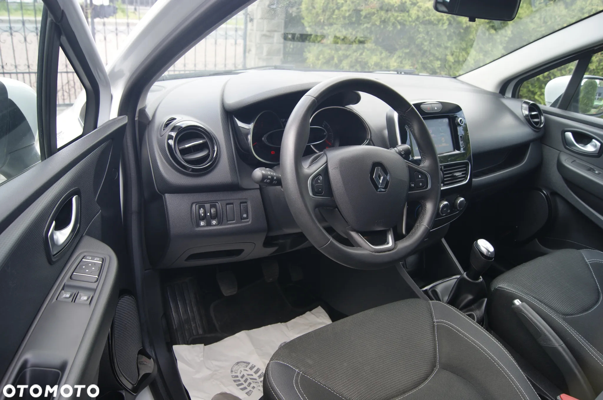Renault Clio - 8