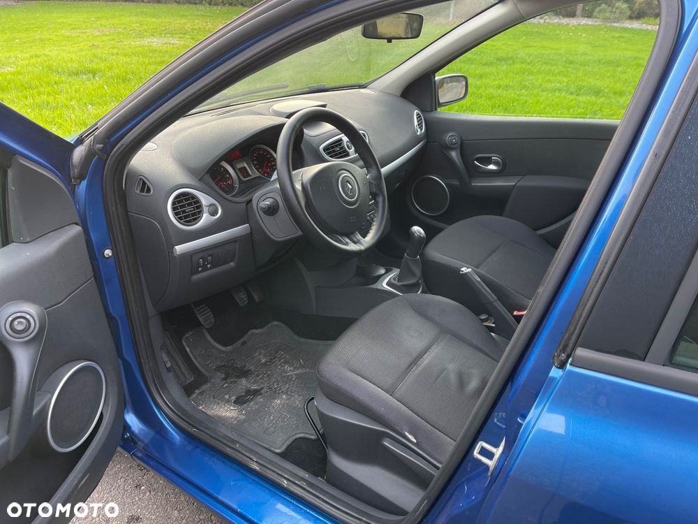 Renault Clio 1.2 16V 75 Dynamique - 9