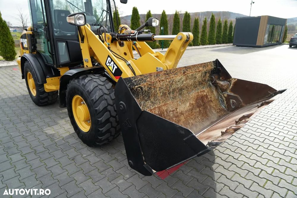 Cat 906M / ÎNCĂRCĂTOR PE ROȚI / 2019 / CUPĂ CU FALCI / - 15