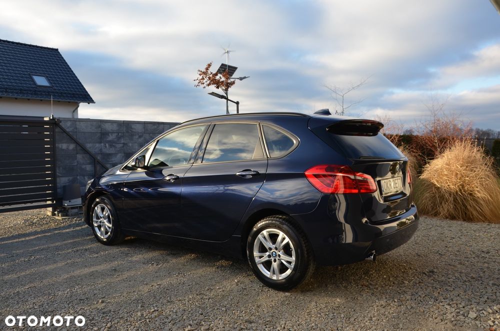 BMW Seria 2 218d - 10