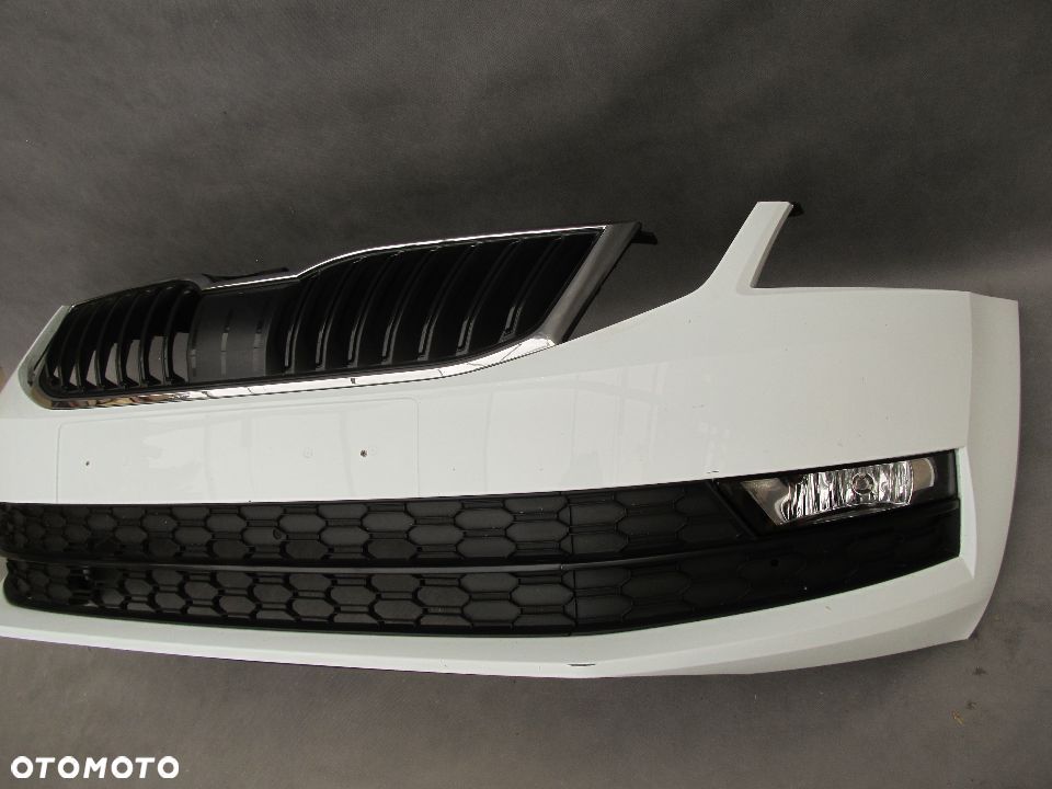 Zderzak przedni Skoda Octavia 3 17-20 Bez otw LF9F - 1