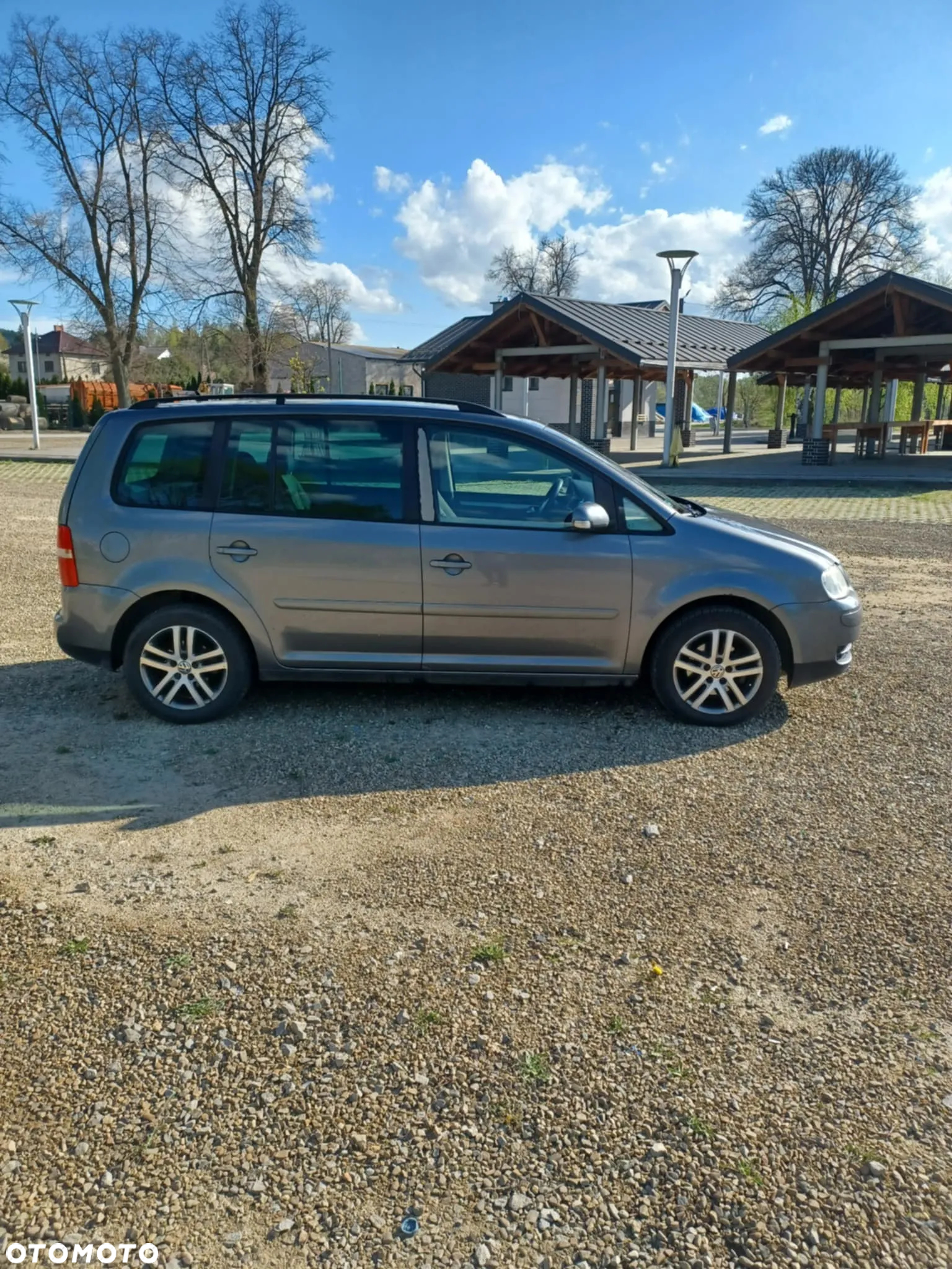 Volkswagen Touran - 3