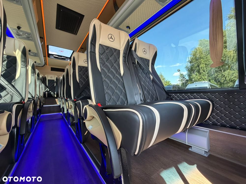 Mercedes-Benz Sprinter 519 - 22