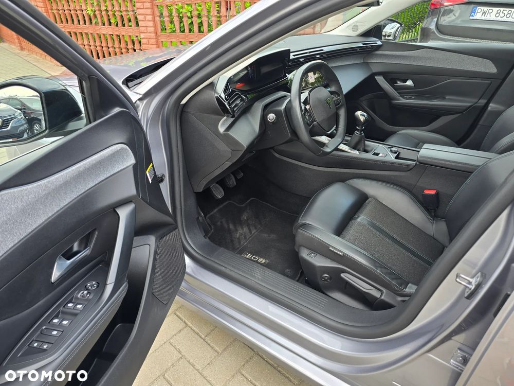 Peugeot 308 - 8