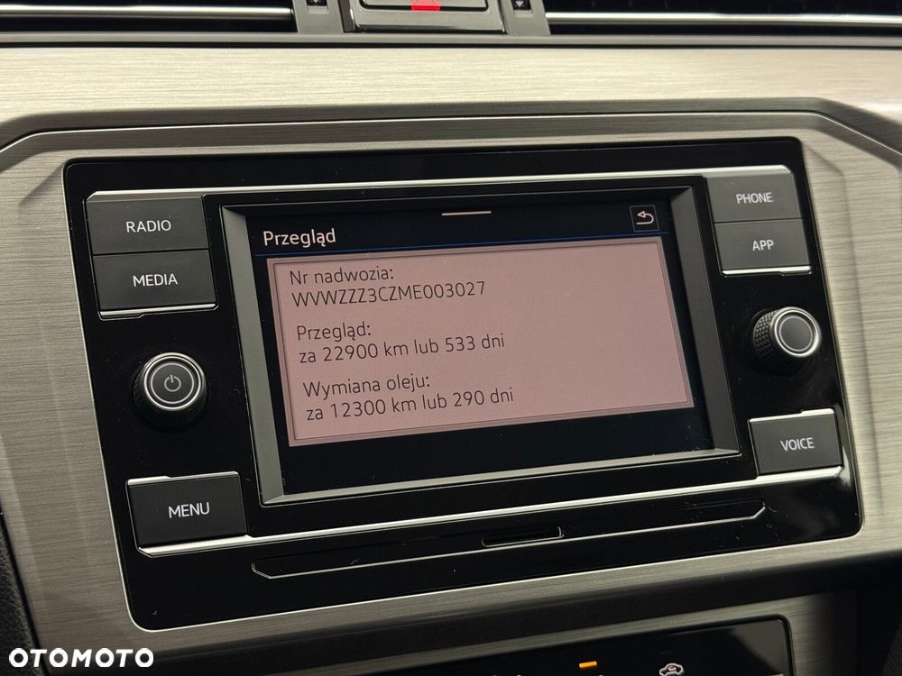 Volkswagen Passat - 33