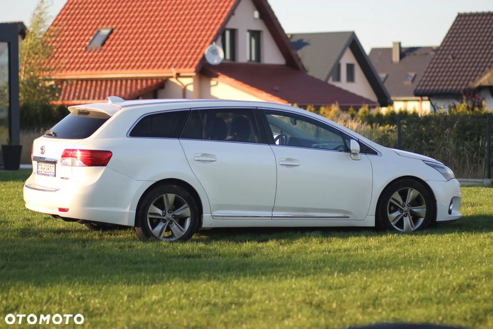 Toyota Avensis 2.0 D-4D Premium - 3