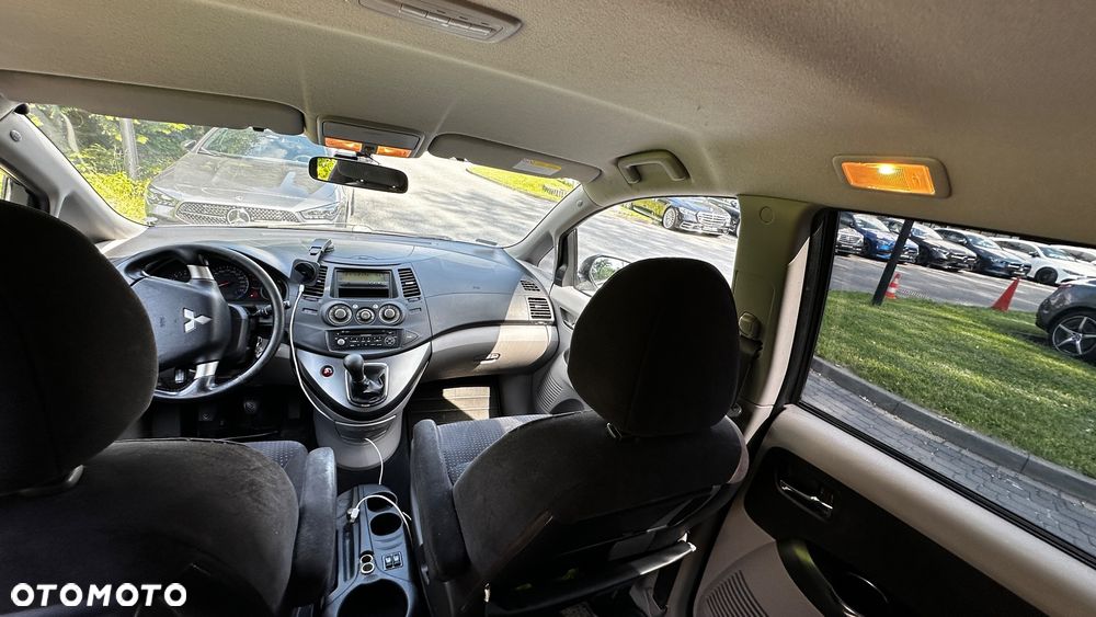 Mitsubishi Grandis 2.4 Intense (lea) - 31