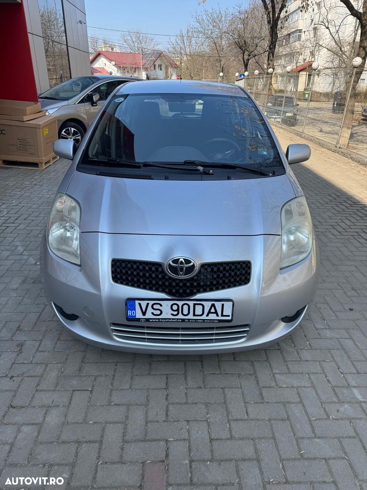 Toyota Yaris 1.3 Sol - 1