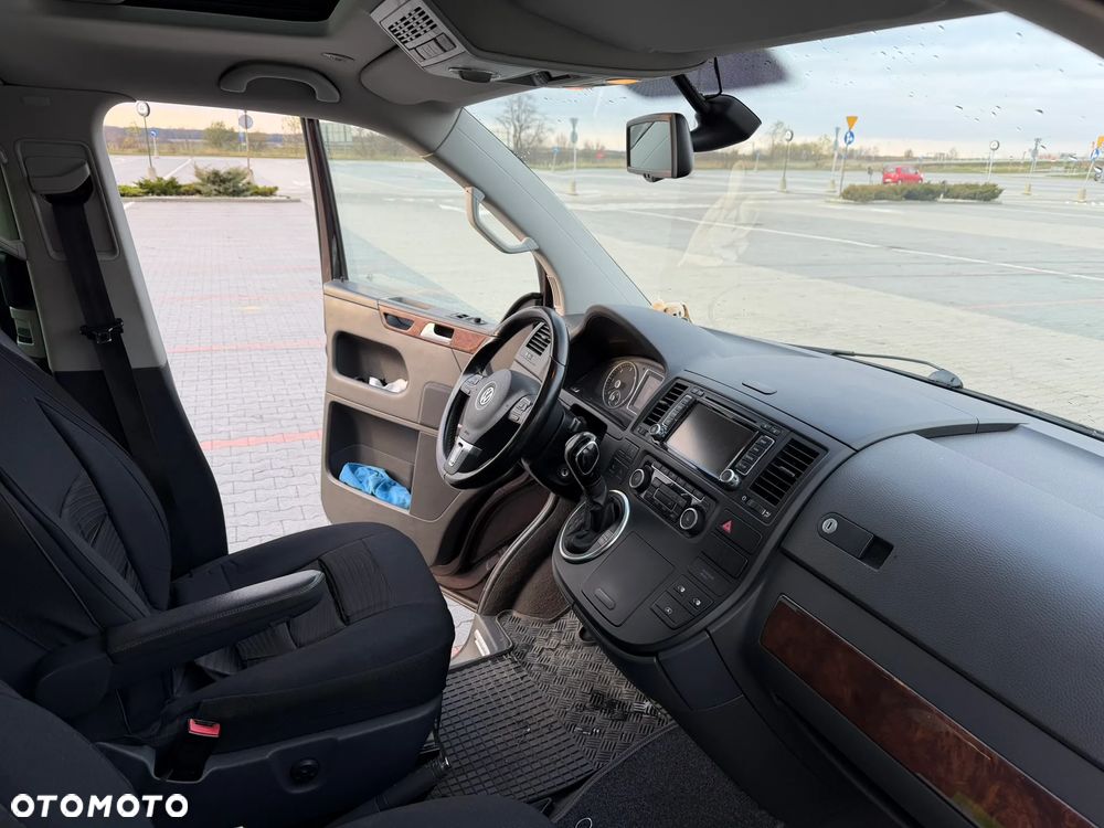 Volkswagen Multivan - 13