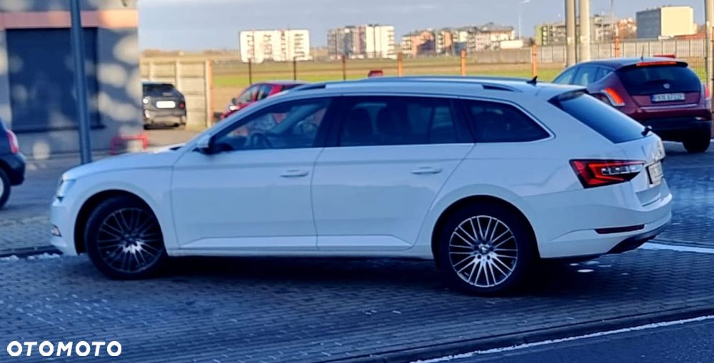 Skoda Superb 2.0 TDI 4x4 DSG Ambition - 4