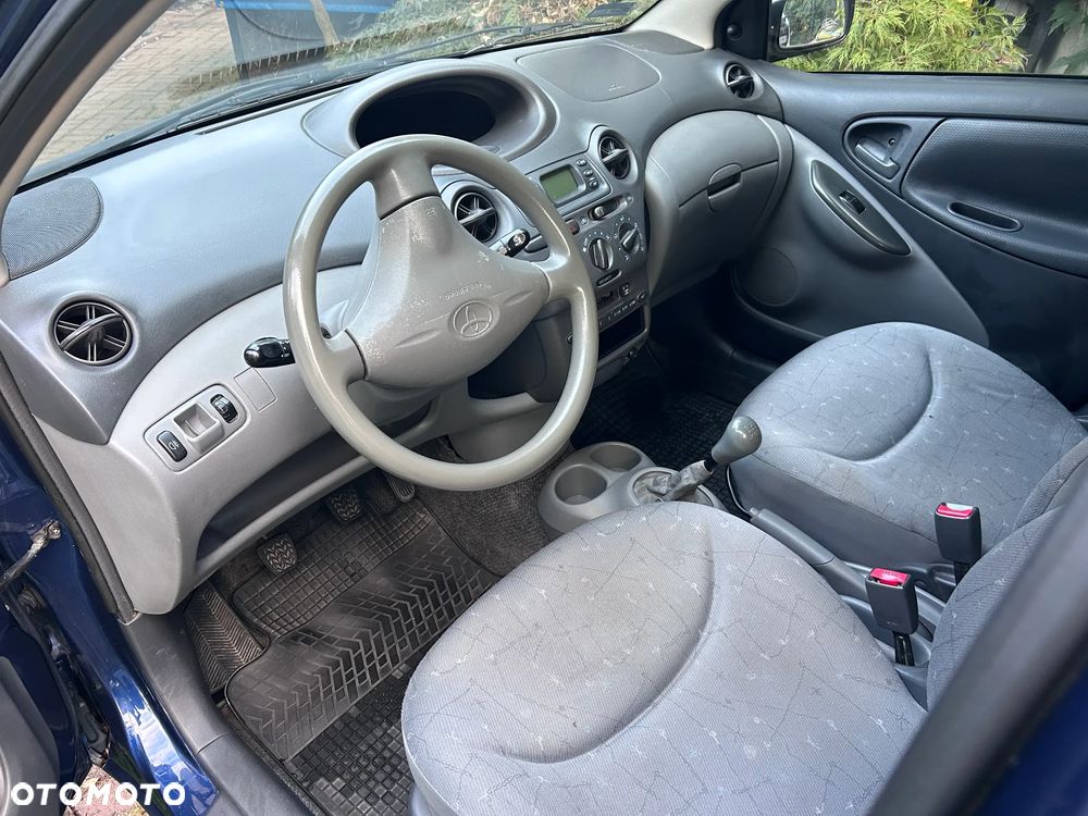 Toyota Yaris 2000 photo 4