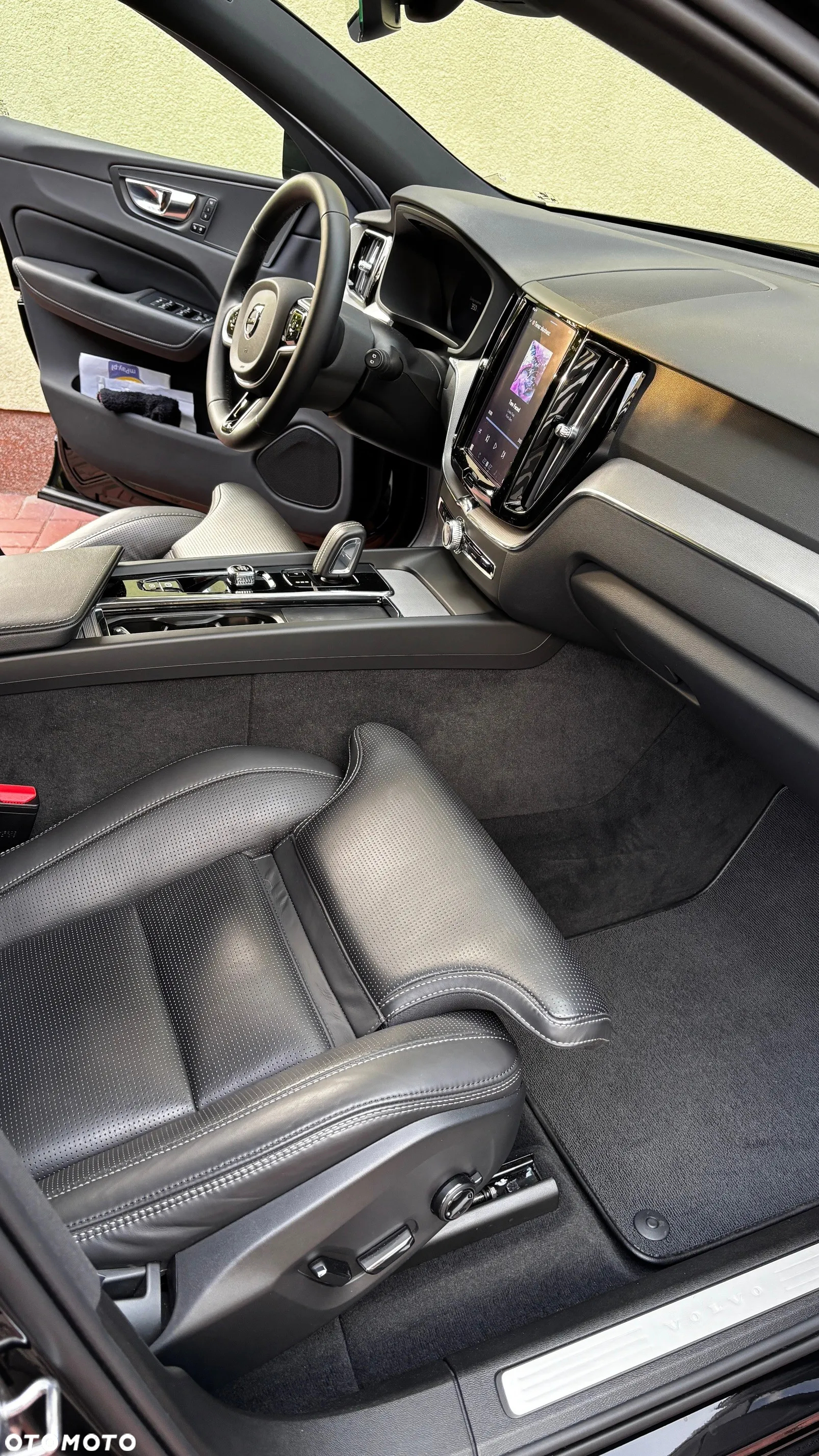 Volvo XC 60 T5 AWD R-Design - 13