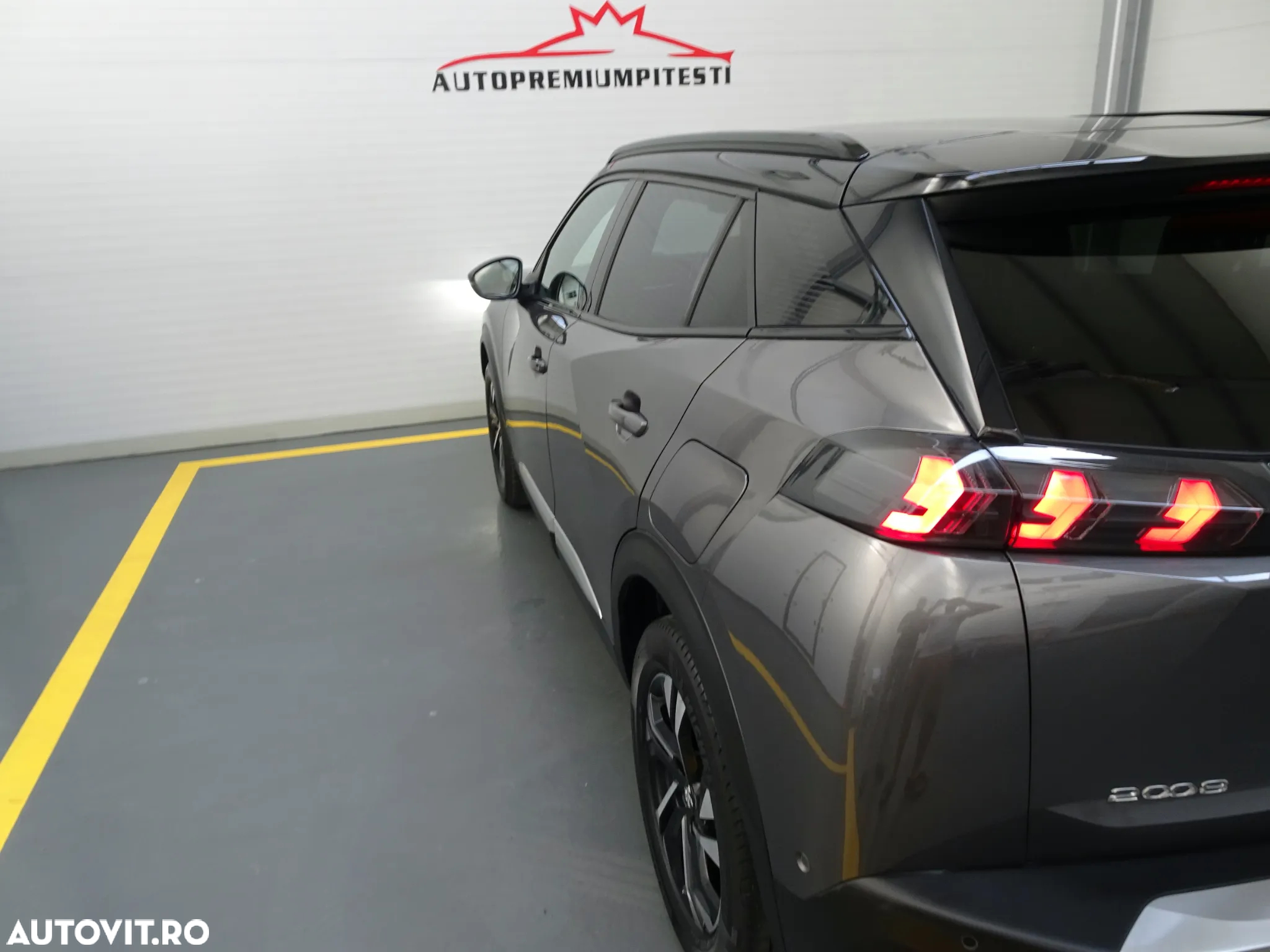 Peugeot 2008 PureTech 130 EAT8 GT - 16