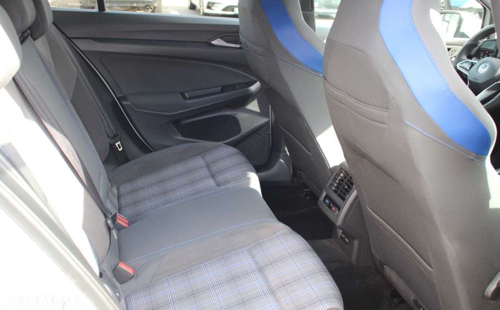 Volkswagen Golf - 19