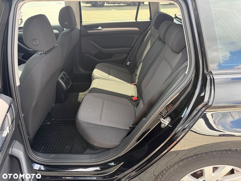 Volkswagen Passat 2.0 TDI SCR DSG Comfortline - 19