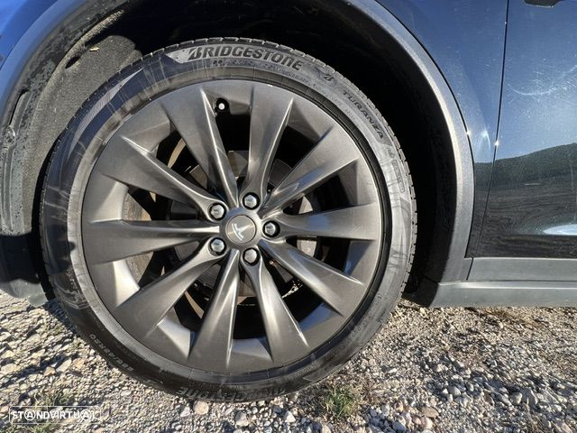 Tesla Model X Standard Range - 5