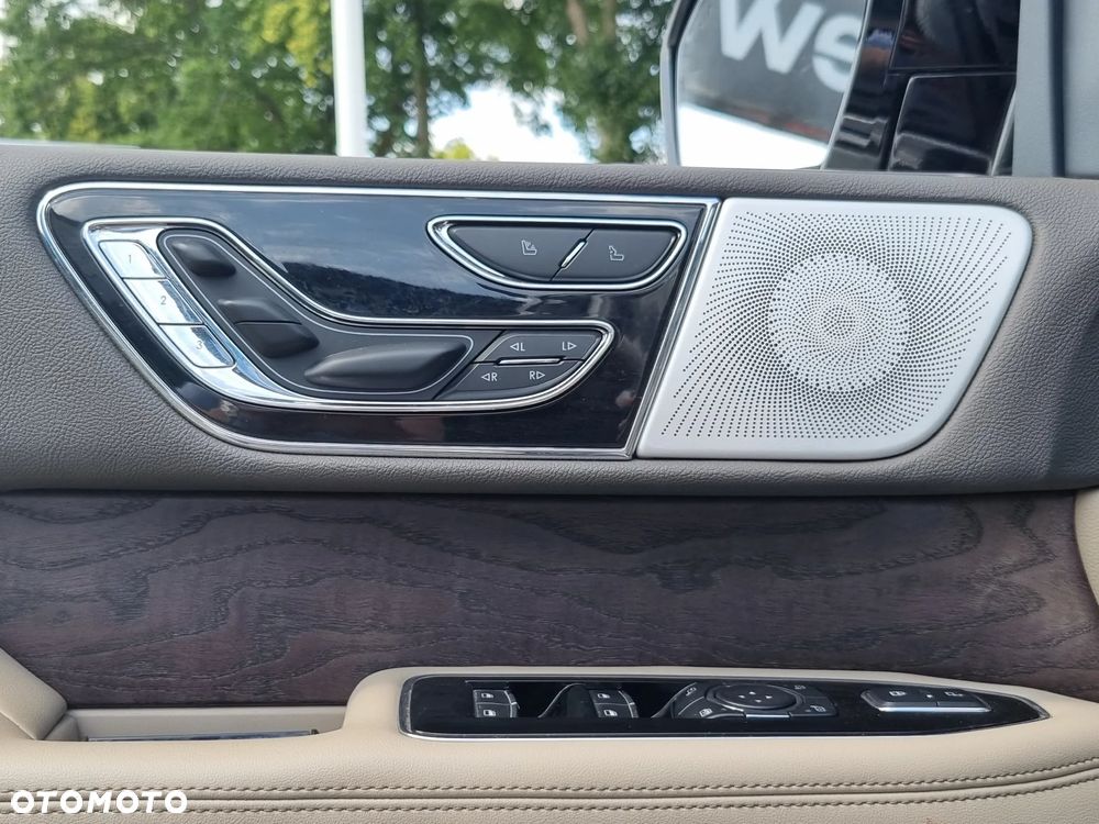 Lincoln Navigator - 11