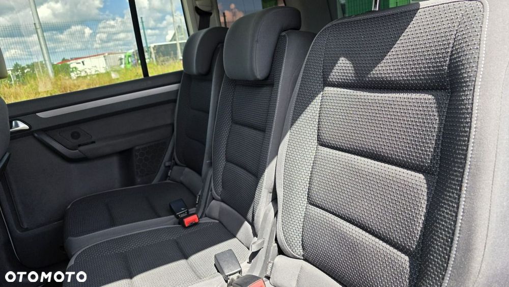 Volkswagen Touran - 19