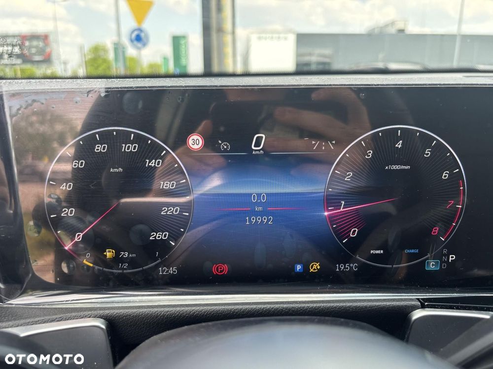 Mercedes-Benz GLB - 12