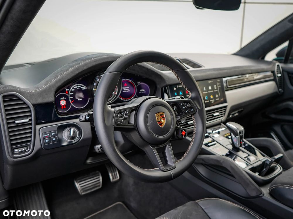 Porsche Cayenne Turbo GT - 18