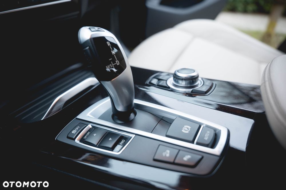 BMW X3 xDrive28i xLine - 29