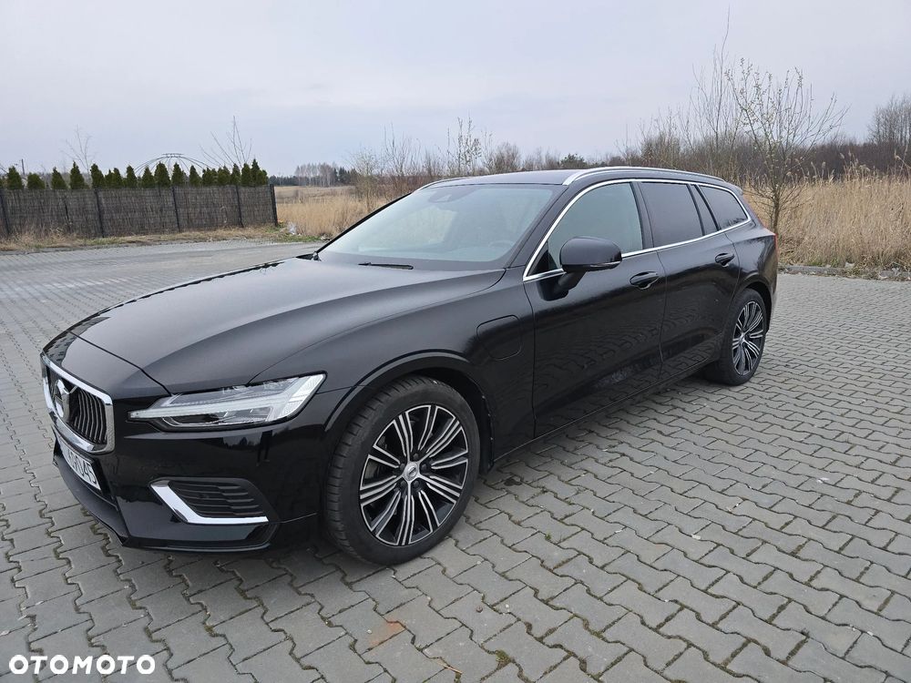 Volvo V60 T6 AWD Plug-In Hybrid Essential - 1