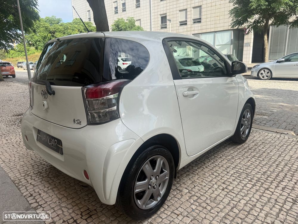 Toyota iQ 1.0 VVT-i Essential+AC - 6