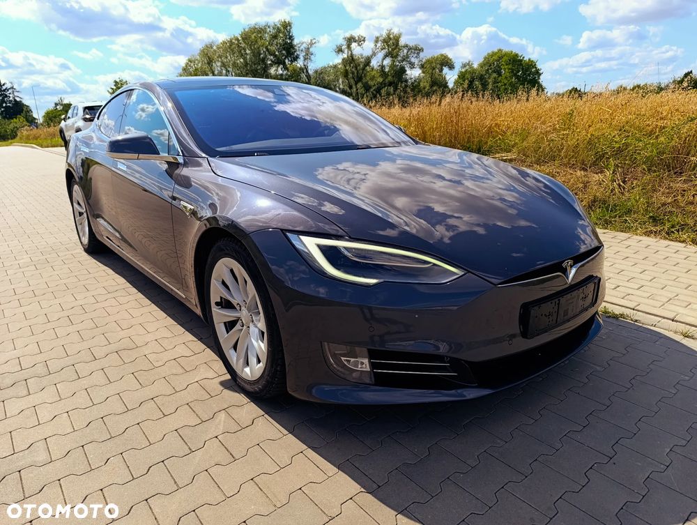 Tesla Model S - 2