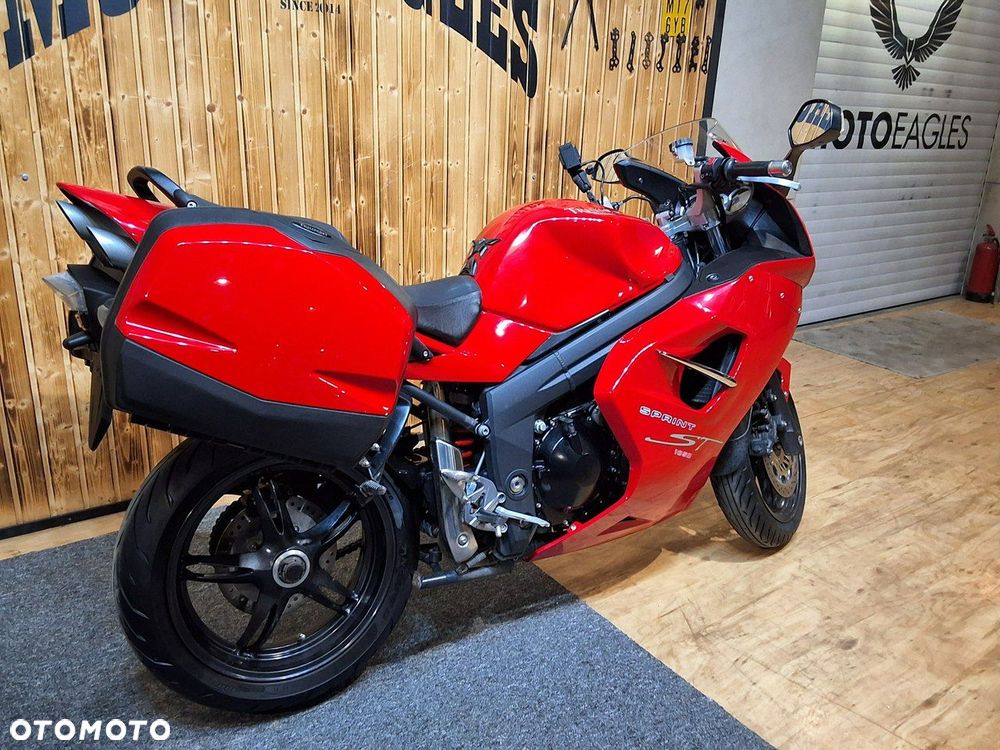 Triumph Sprint - 18