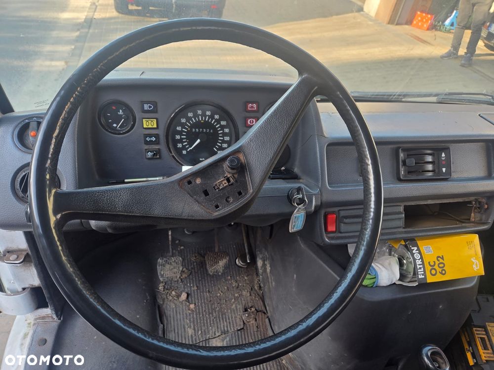 Mercedes-Benz 408D - 12