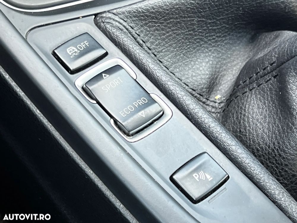 BMW Seria 3 320d DPF Touring - 15