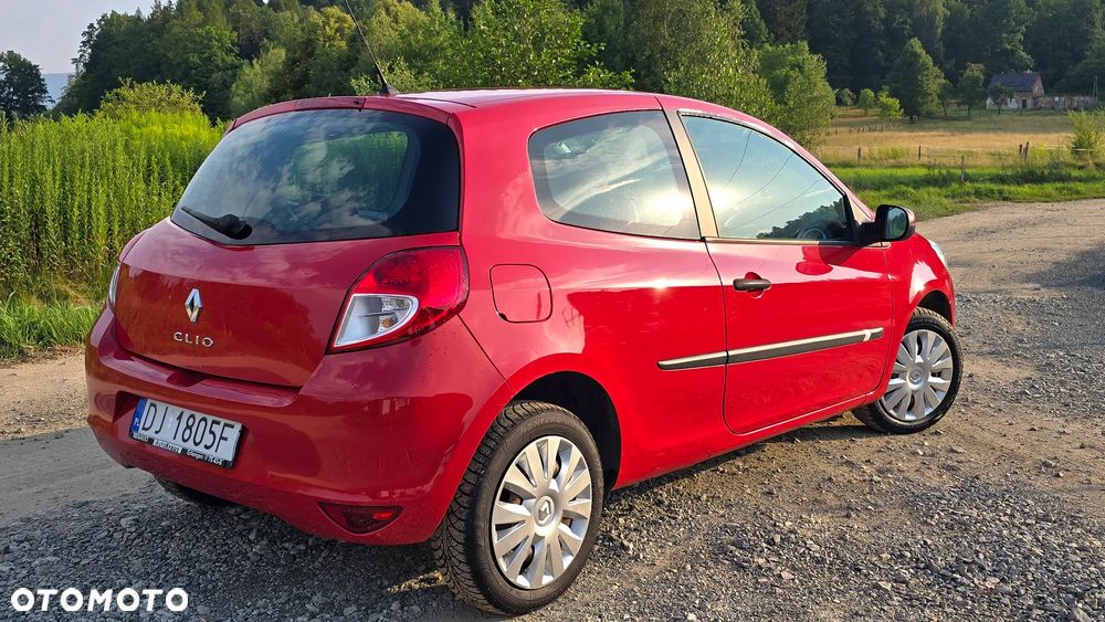Renault Clio 1.2 16V 75 Collection - 8
