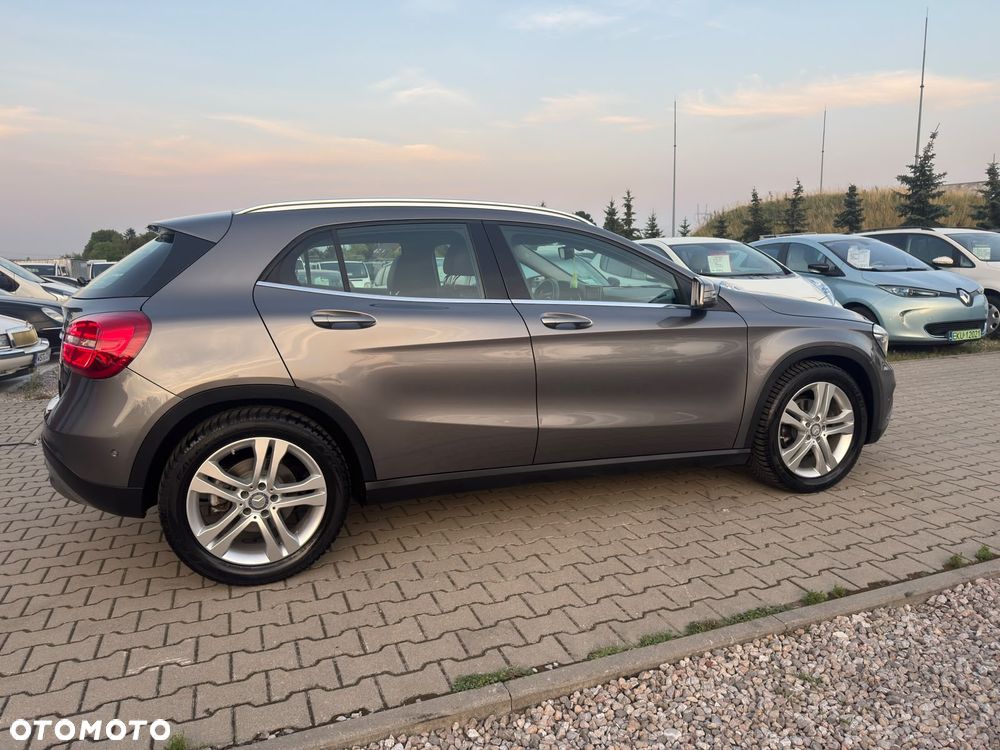 Mercedes-Benz GLA - 29