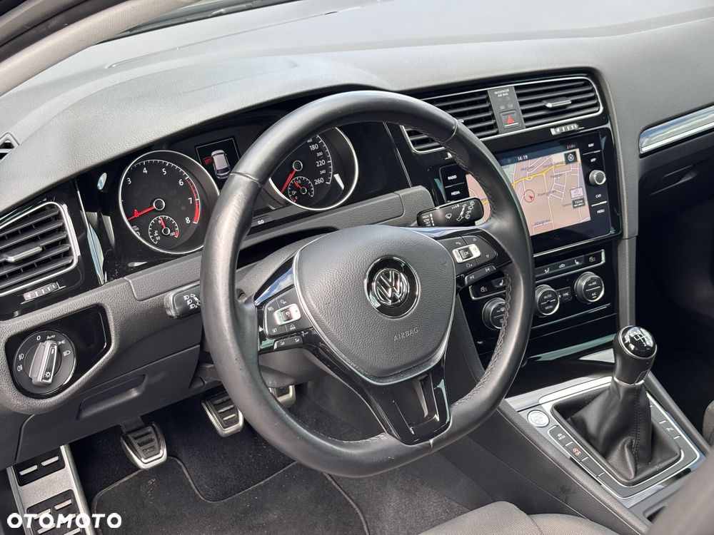 Volkswagen Golf - 15