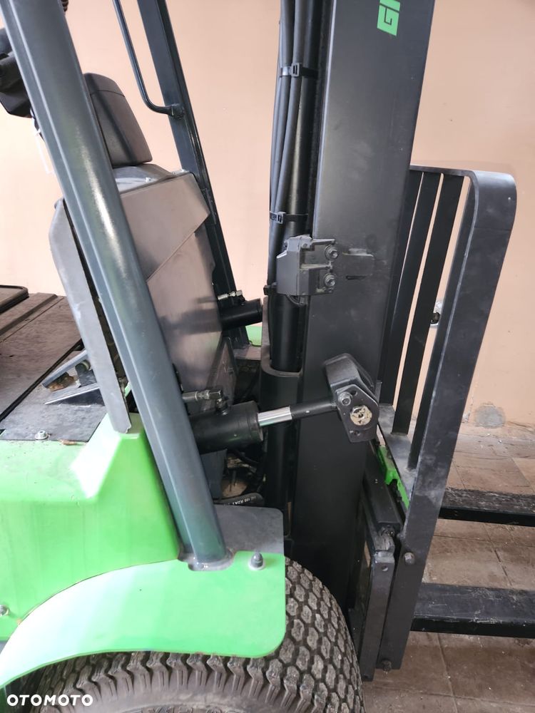 Toyota GreenLifter 1600 - 6
