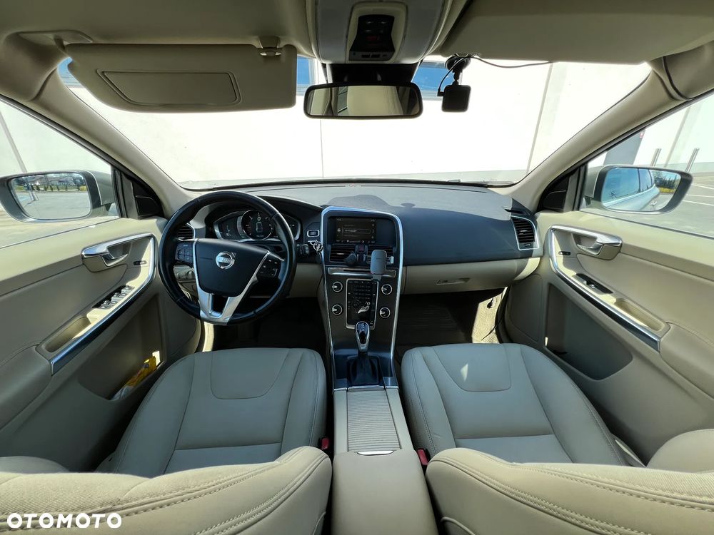 Volvo XC 60 D3 Geartronic Momentum - 24