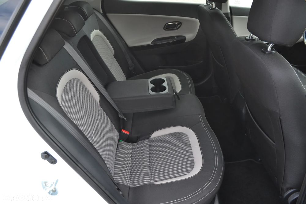 Kia Ceed - 29