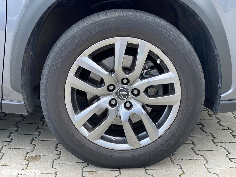 Lexus NX 300h Business Edition AWD - 35